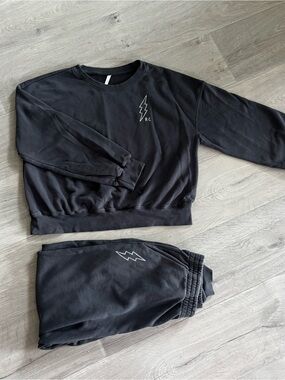 Rylee + Cru Bolt lounge outfit